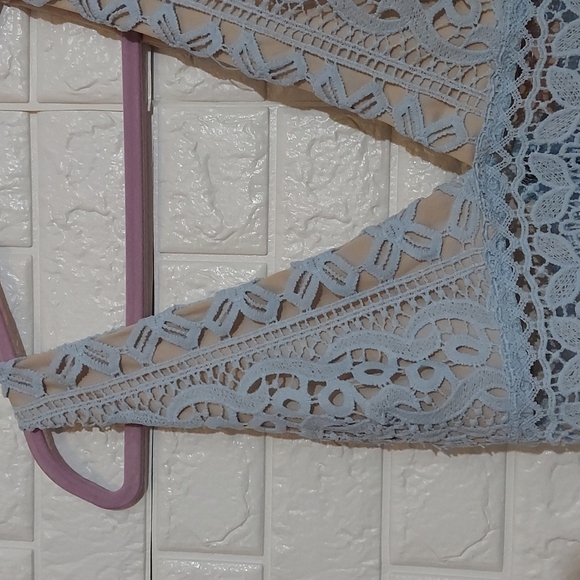 Love Triangle V Neck Lace Overlay Midi Dress Dusky Blue Small - Picture 5 of 17